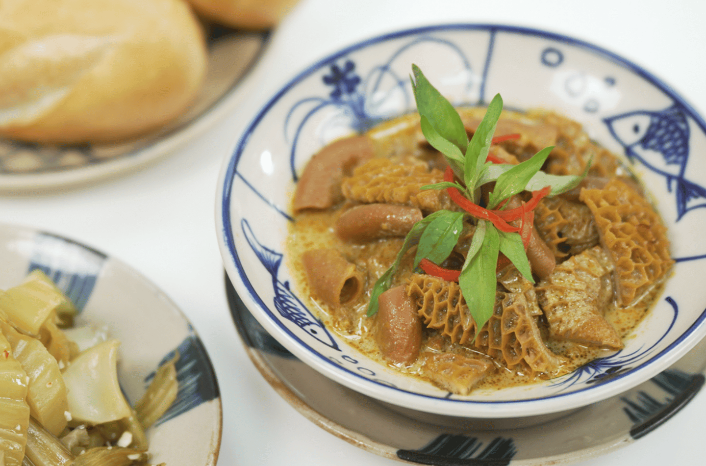 C&ocirc;ng thức nấu Ph&aacute; Lấu B&ograve; Nước Cốt Dừa Thơm Ngon, B&eacute;o Ngậy